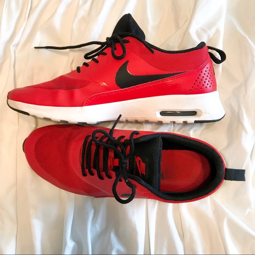 Red Nike Airmax